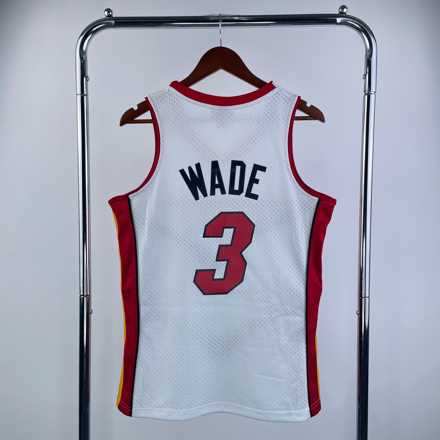 Miami Heat 2005-06 Dwayne Wade White Mitchel & Ness Hardwood Classics Swingman Jersey