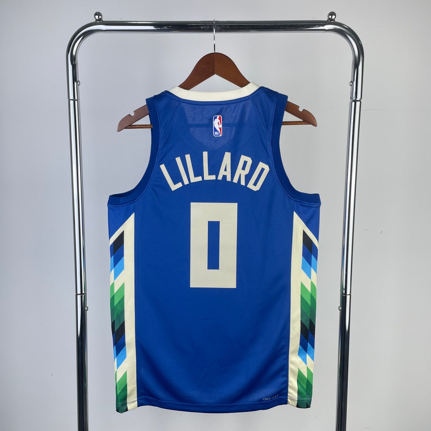 Milwaukee Bucks 2022-23 Nike Swingman Jersey - City Edition