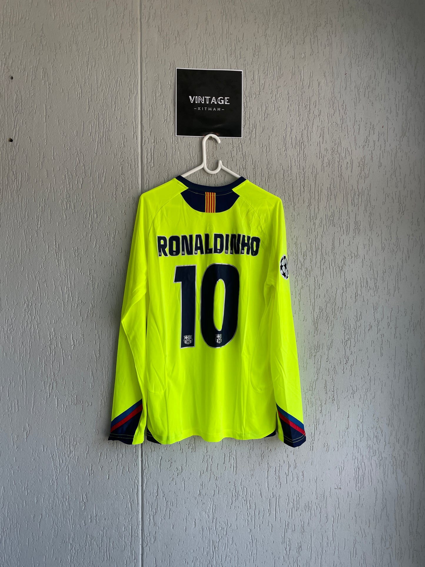 Barcelona 2005/06 Away Long Sleeve Jersey
