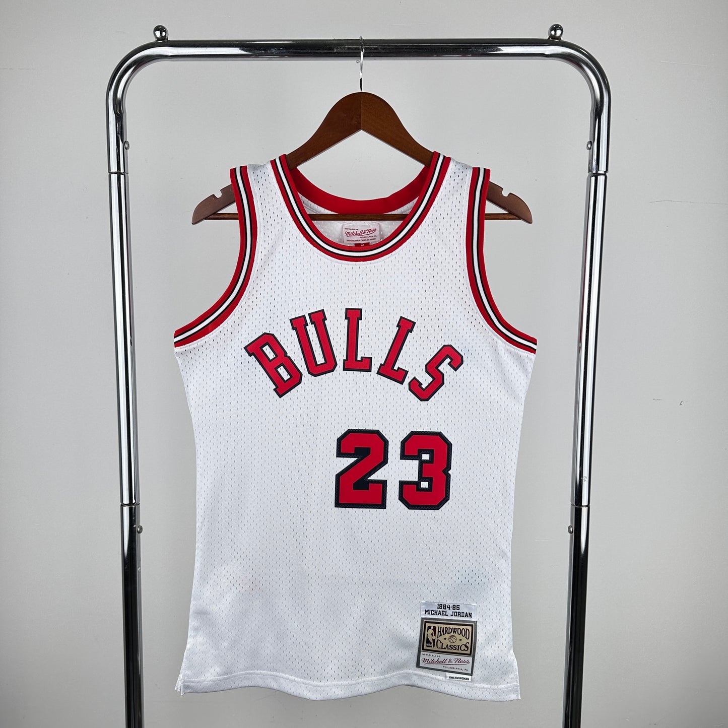 Chicago Bulls 1984-85 Micheal Jordan White Mitchell & Ness Swingman Jersey