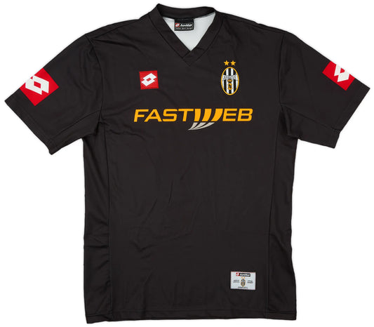 Juventus 2001/02 Away Jersey