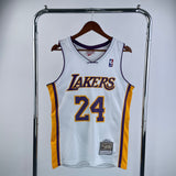Los Angeles Lakers 2009-10 Kobe Bryant White Mitchell & Ness Hardwood Classics Swingman Jersey