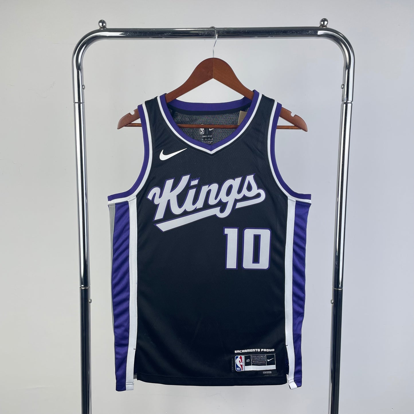 Sacramento Kings 2023-24 Nike Black Swingman Jersey - Icon Edition