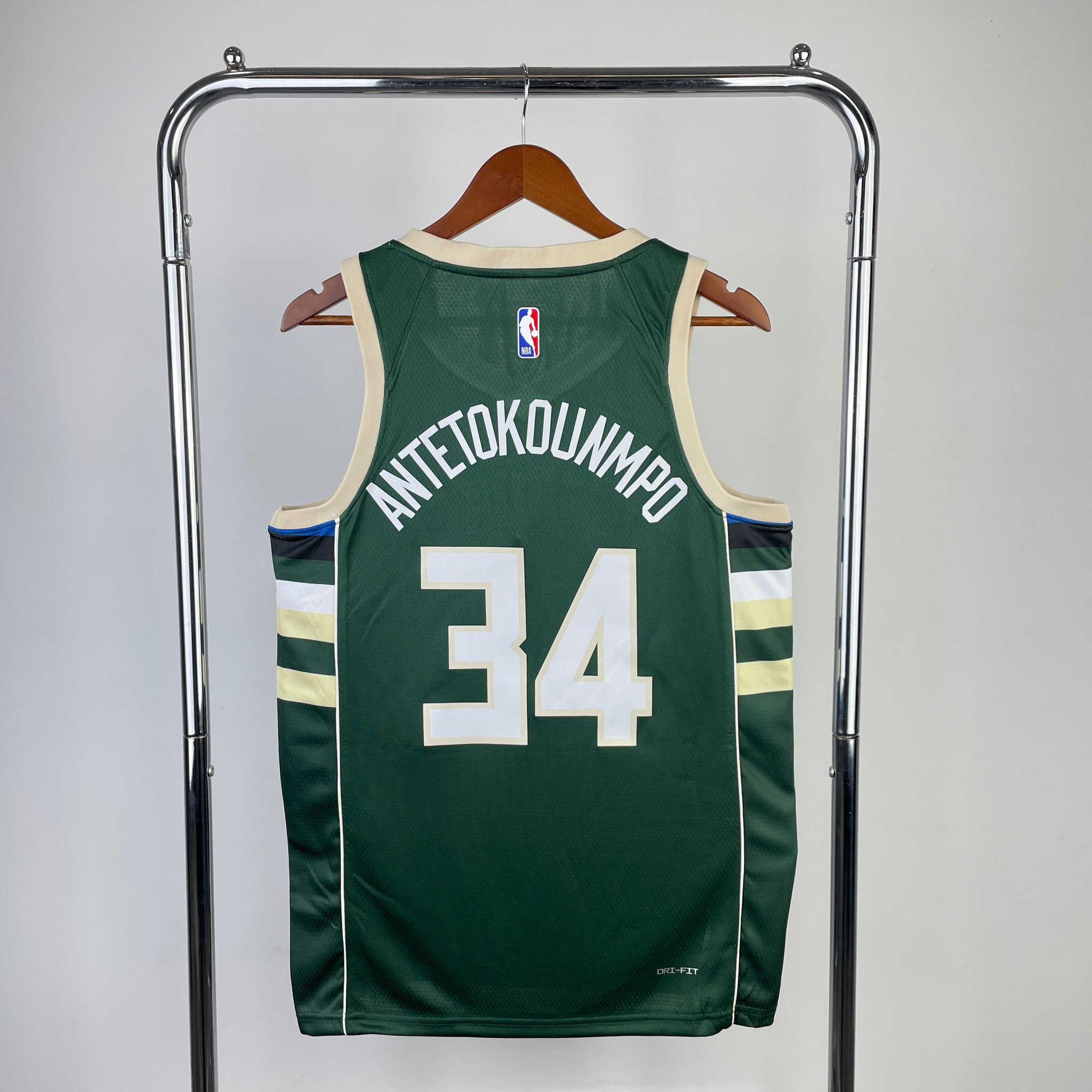 Milwaukee Bucks 2023-24 Green Swingman Jersey - Icon Edition