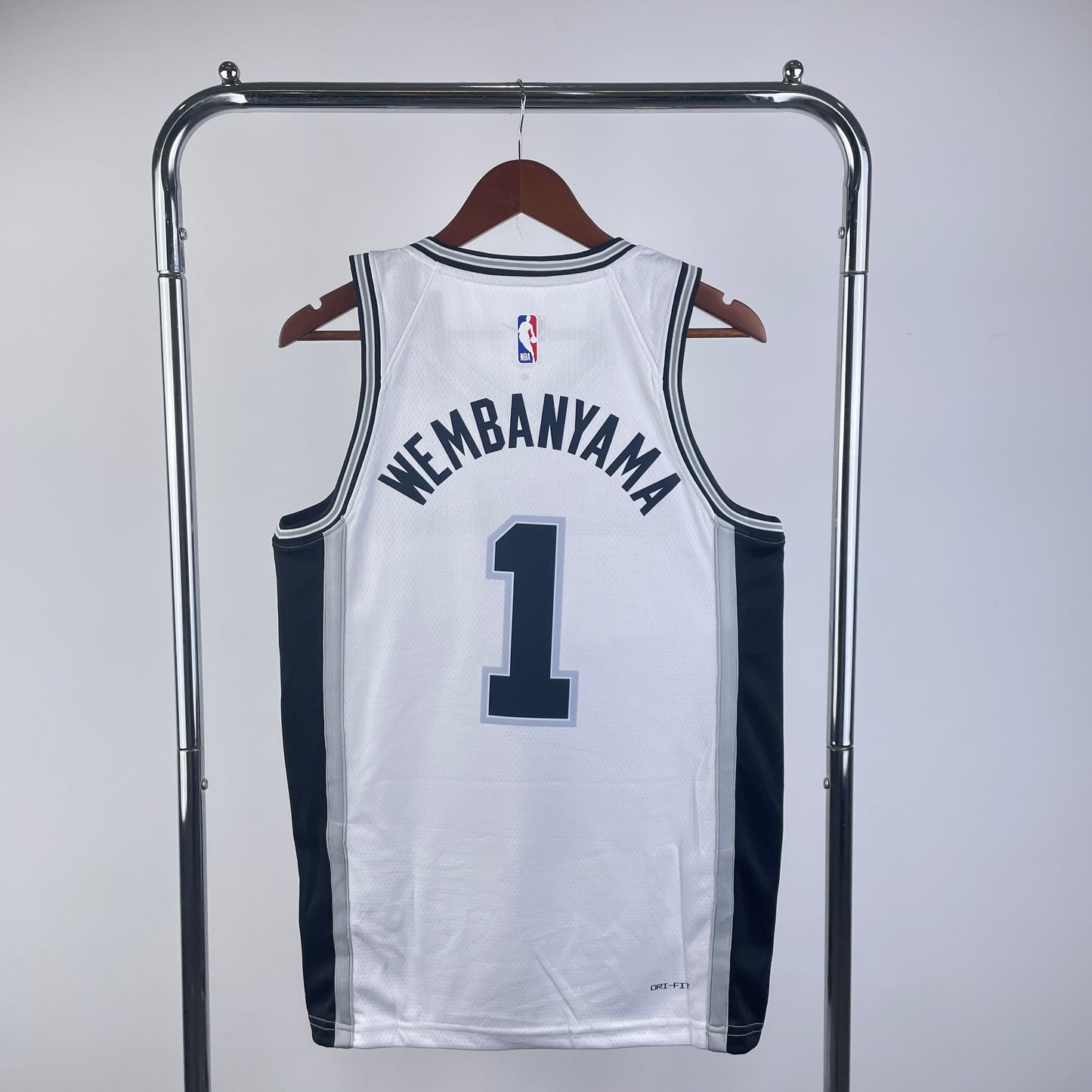 San Antonio Spurs 2023-24 Nike White Swingman Jersey - Association Edition
