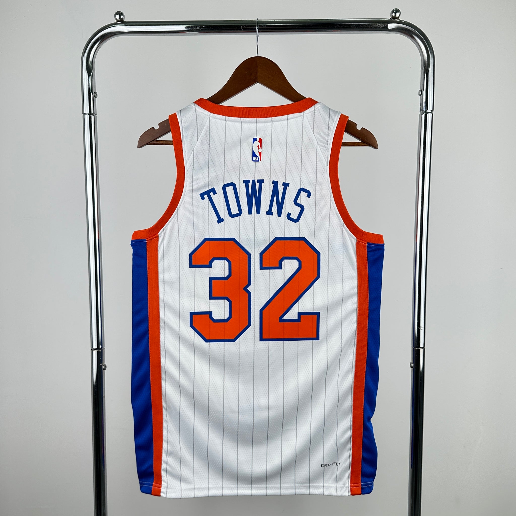 New York Knicks 2024-25 White Swingman Jersey - City Edition
