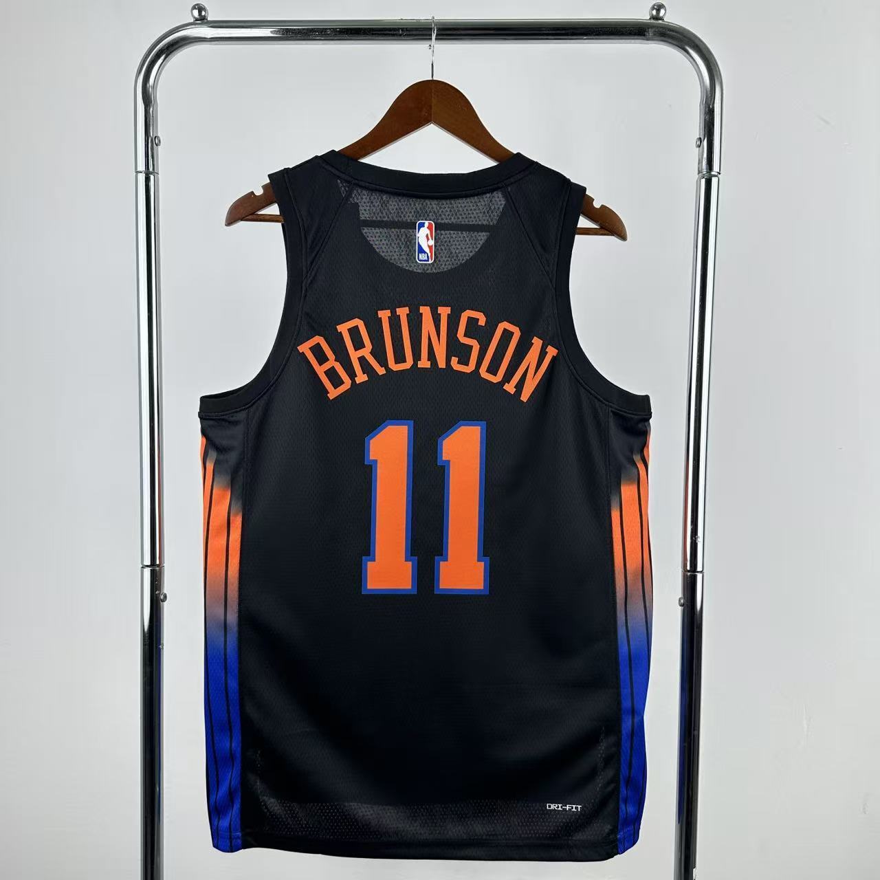 New York Knicks 2025-26 Black Swingman Jersey - Statement Edition