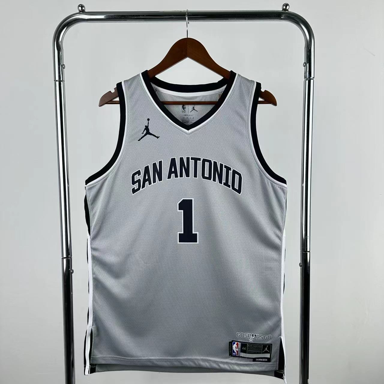 San Antonio Spurs 2025-26 Grey Swingman Jersey - Statement Edition