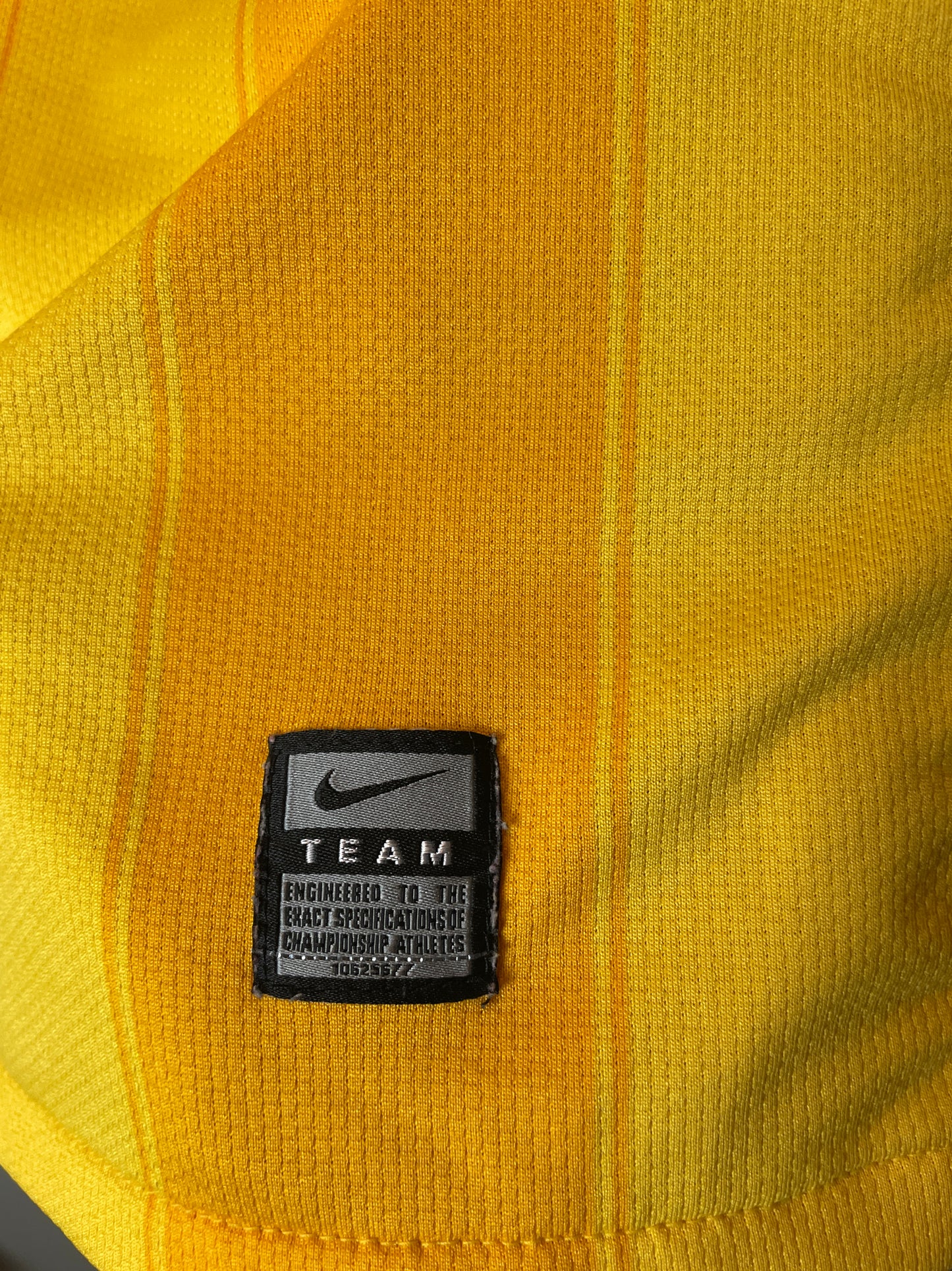2011/12 Mamelodi Sundowns Home Retro Jersey #9 MPHELA *Original* M 9/10