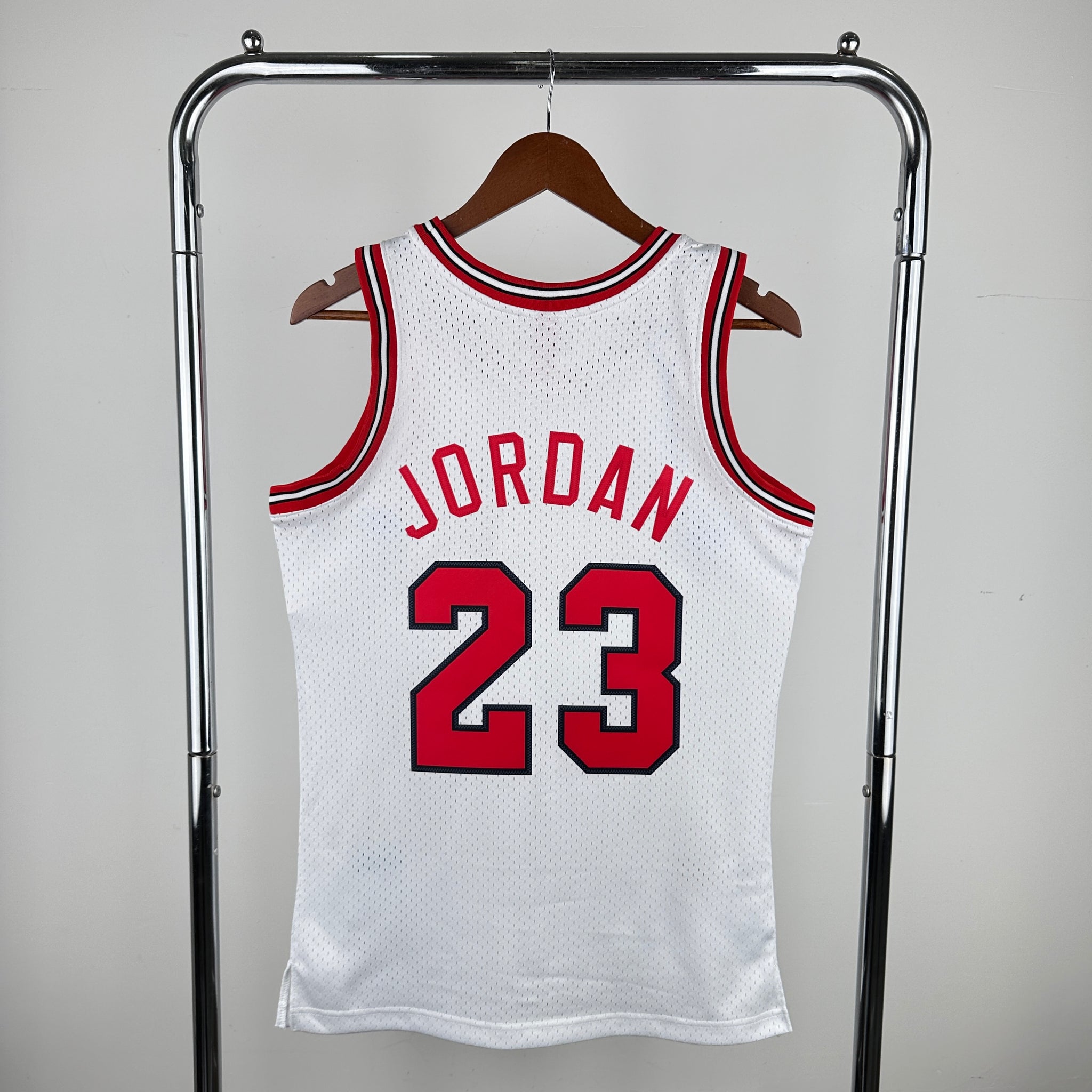 Chicago Bulls 1984-85 Micheal Jordan White Mitchell & Ness Swingman Jersey