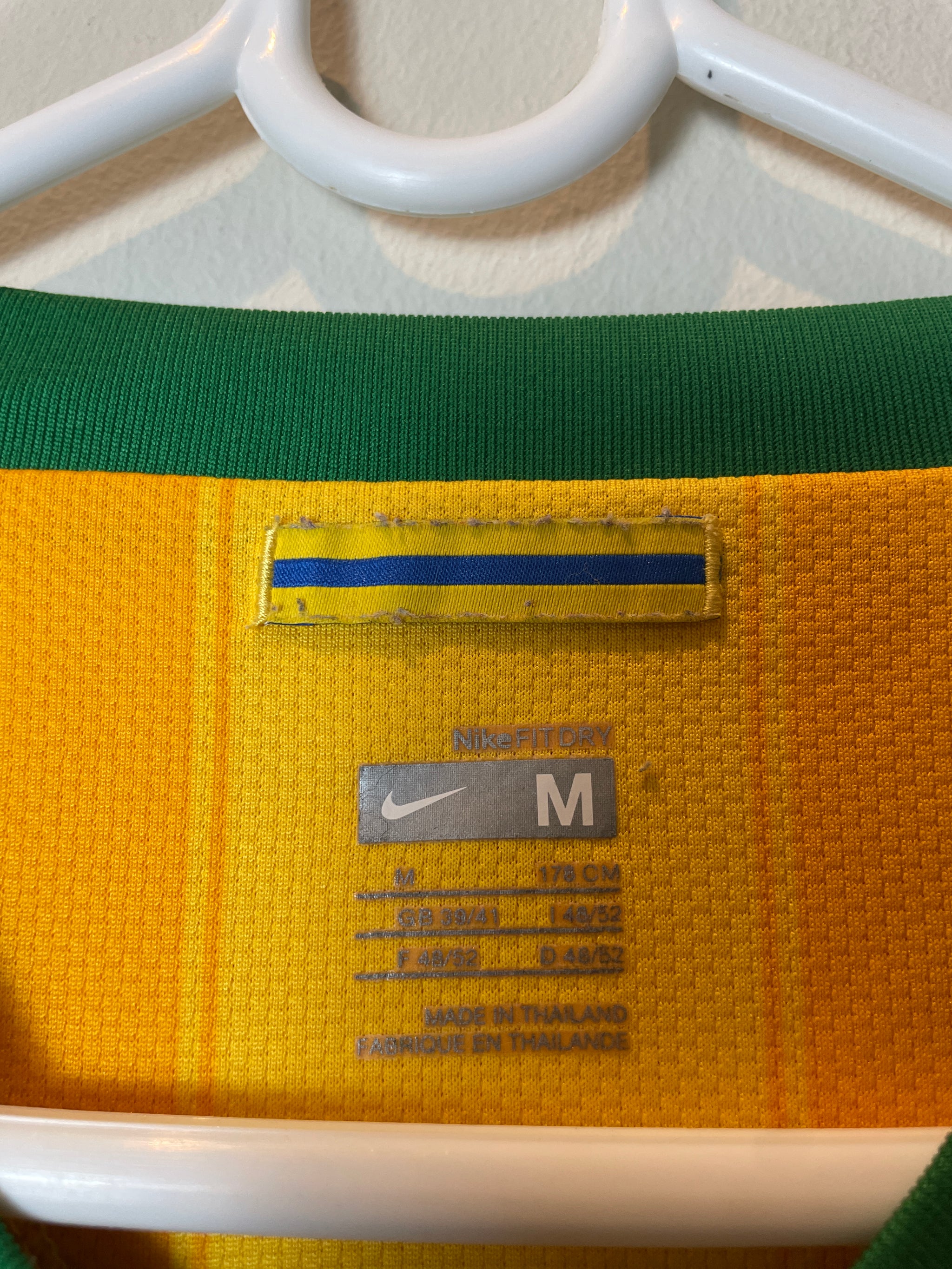2011/12 Mamelodi Sundowns Home Retro Jersey #9 MPHELA *Original* M 9/10